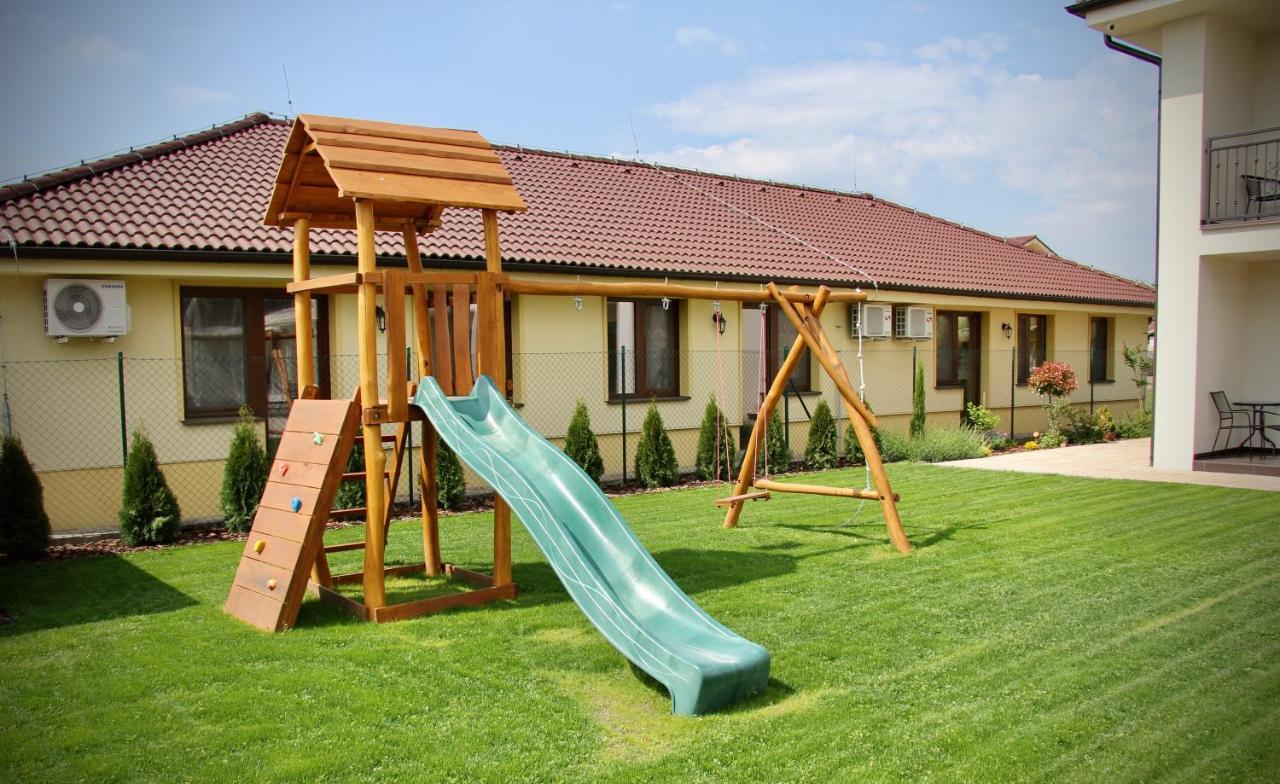 Jazmin Apartmany Veľký Meder Exterior foto